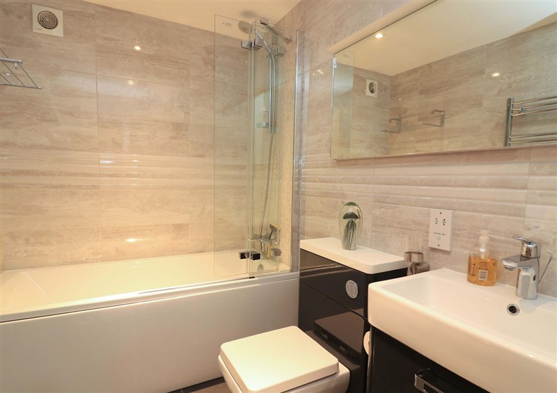 Bathroom at 61B Fore Street, Kingsbridge