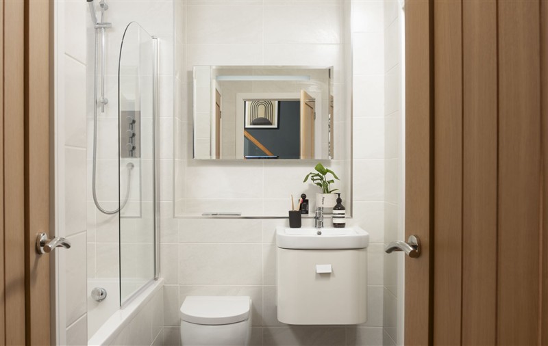 The bathroom at 66 Pentire, Cornwall