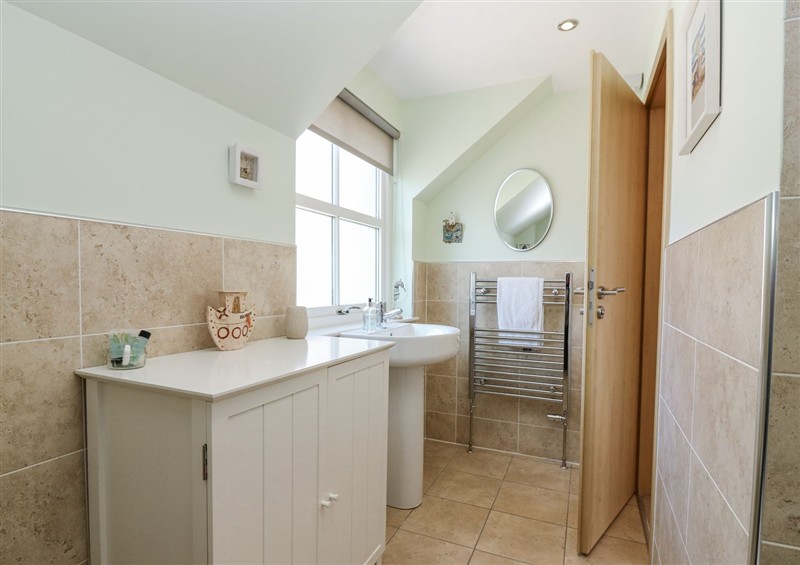 Bathroom (photo 2) at 6A Pitlethie Steading, Leuchars