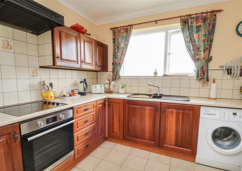The kitchen at 7 Atlantic Close, Widemouth Bay