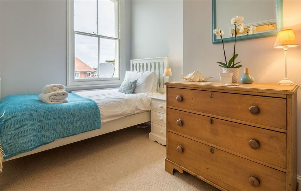 Bedroom two with 3’ single bed at 7 Brudenell Street, Aldeburgh