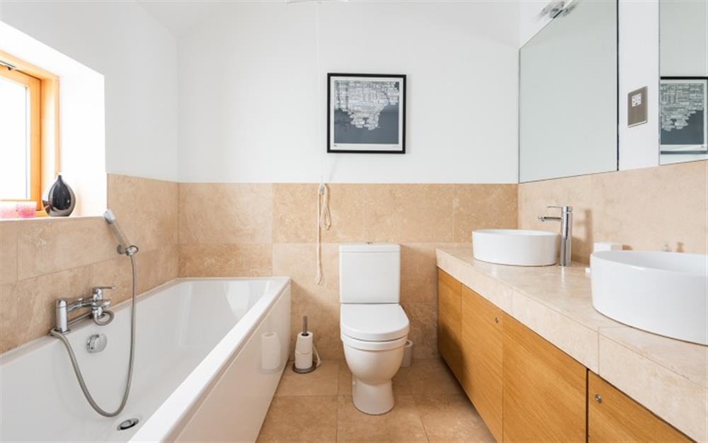 En suite to the master  at 7 Dufour in East Allington