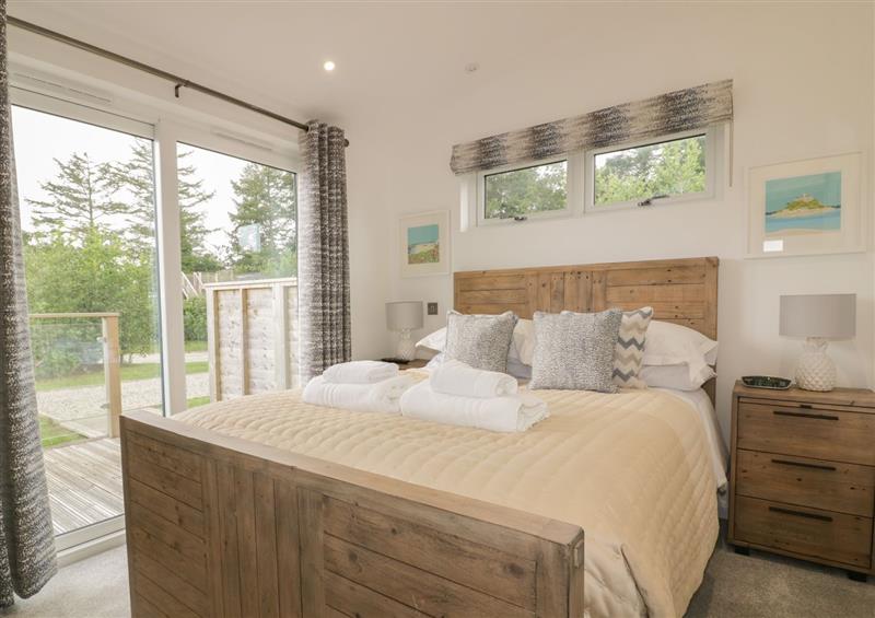 One of the 3 bedrooms at 7 Faraway Fields, Dobwalls