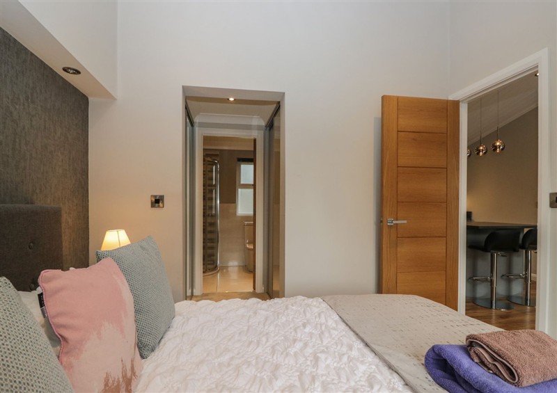Bedroom (photo 2) at 7 Lake View, Windermere