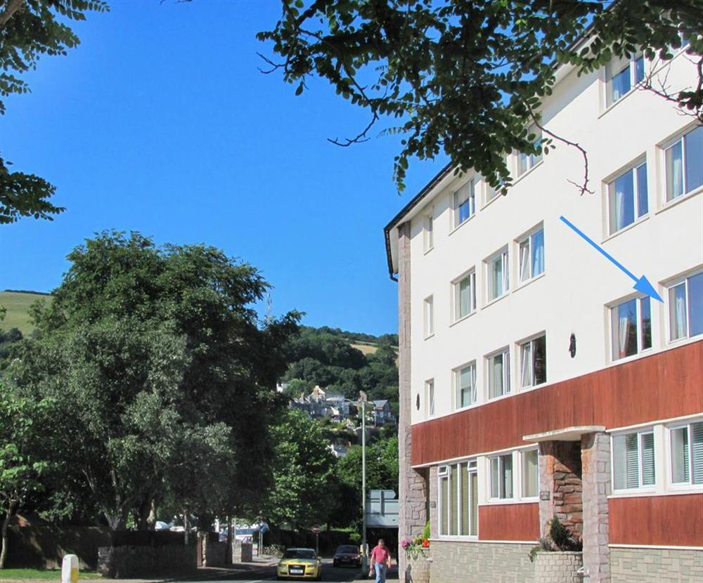 The exterior of Mayflower Court with the apartment 7 shown with the arrow at 7 Mayflower Court, Dartmouth
