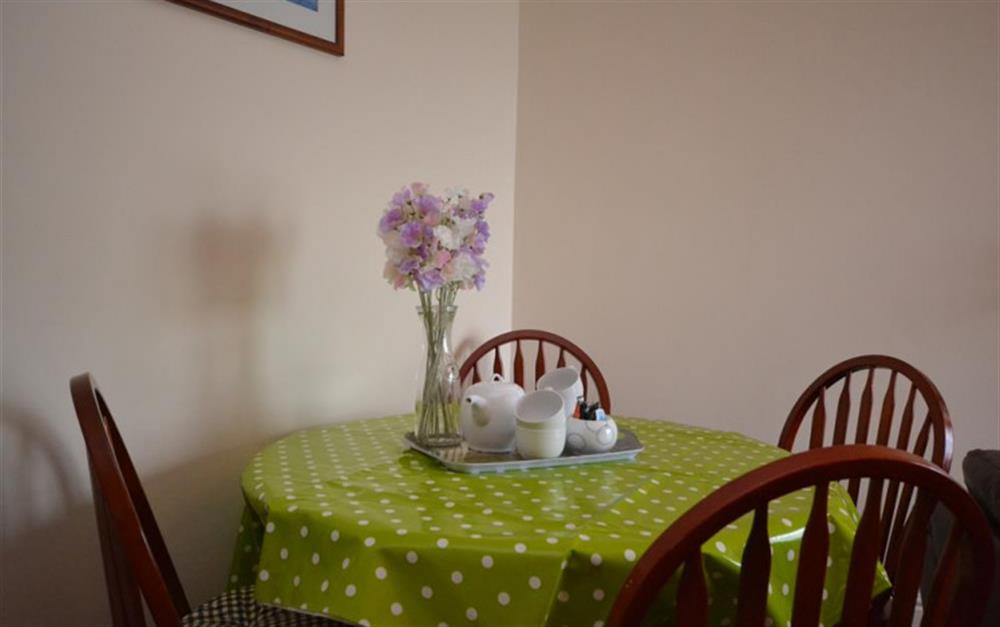 The dining area at 7 Rock Towers in Looe