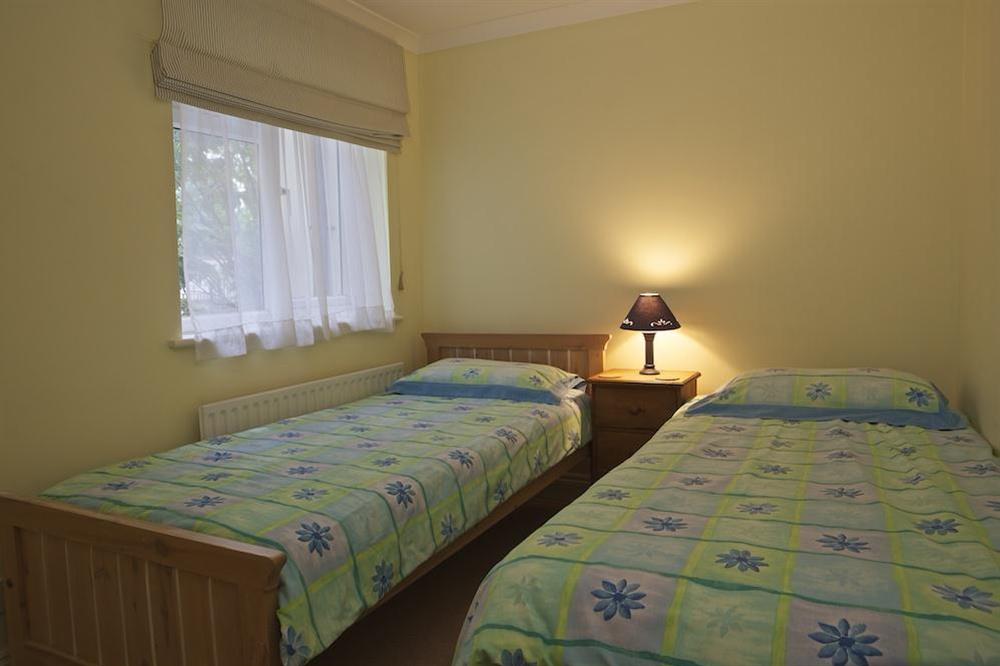 Twin bedroom two at 7 Thurlestone Rock Apartments in , Kingsbridge