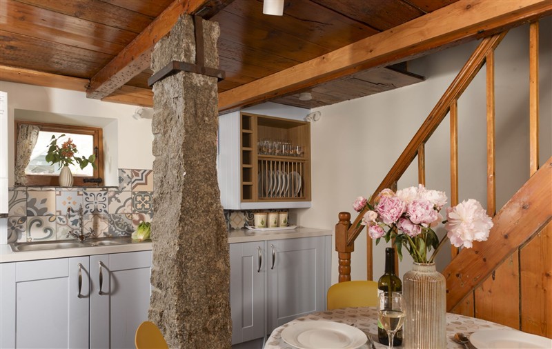 Kitchen (photo 2) at 7 Virgin Street, Cornwall