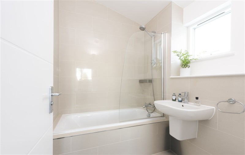 This is the bathroom at 71 Una, Cornwall
