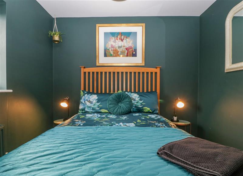 A bedroom in 8 Barrington Mews (photo 2) at 8 Barrington Mews, Barrington near Ilminster
