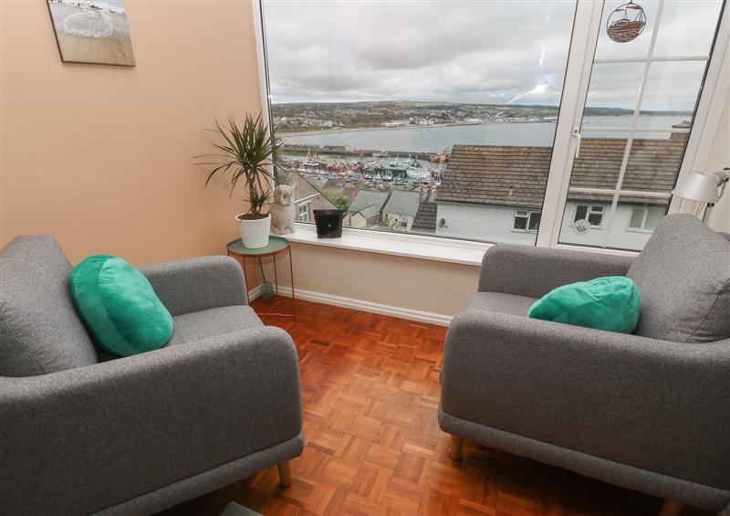 Enjoy the living room (photo 2) at 8 Bowjey Terrace, Newlyn