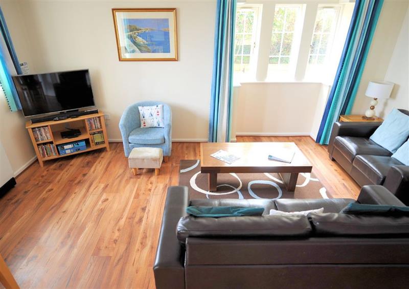 The living room (photo 3) at 8 Buckfields, Lyme Regis