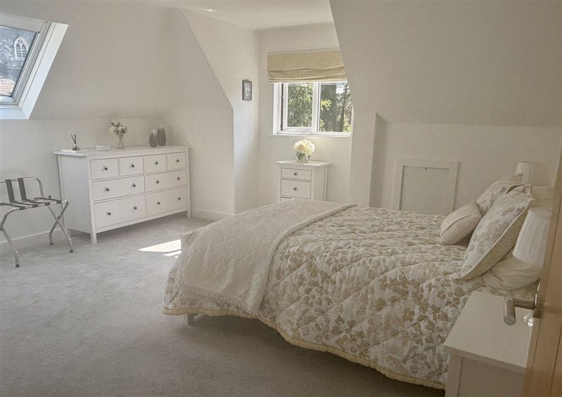 Bedroom (photo 3) at 8 Church Road, Ferndown