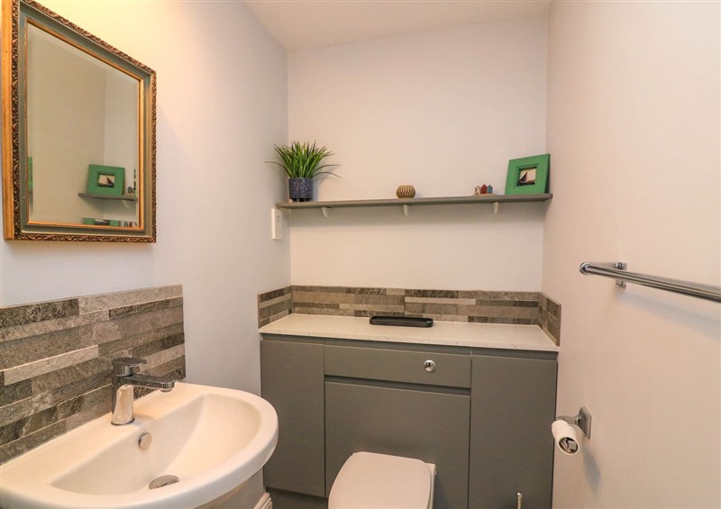 This is the bathroom (photo 2) at 8 Dartmouth House, Dartmouth