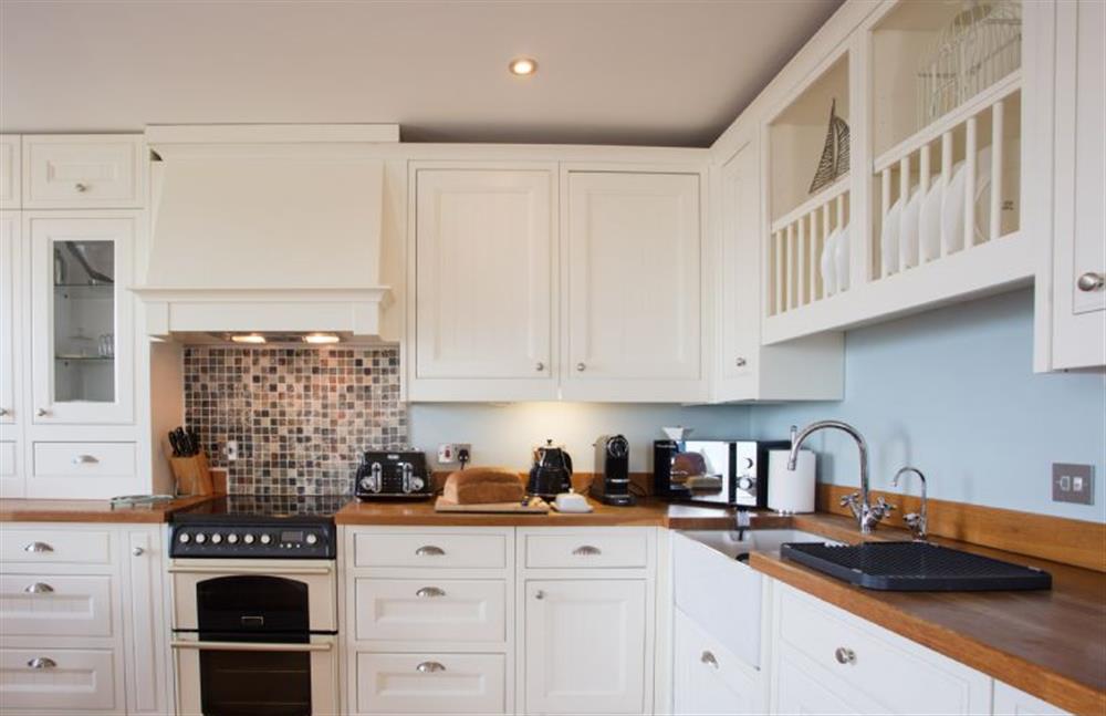 Fully-equipped kitchen at 8 Fernhill, Carbis Bay
