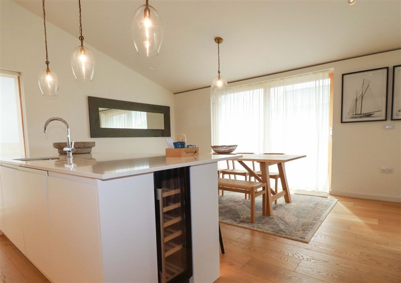 This is the kitchen at 8 Karn Havos, St. Eval near Mawgan Porth