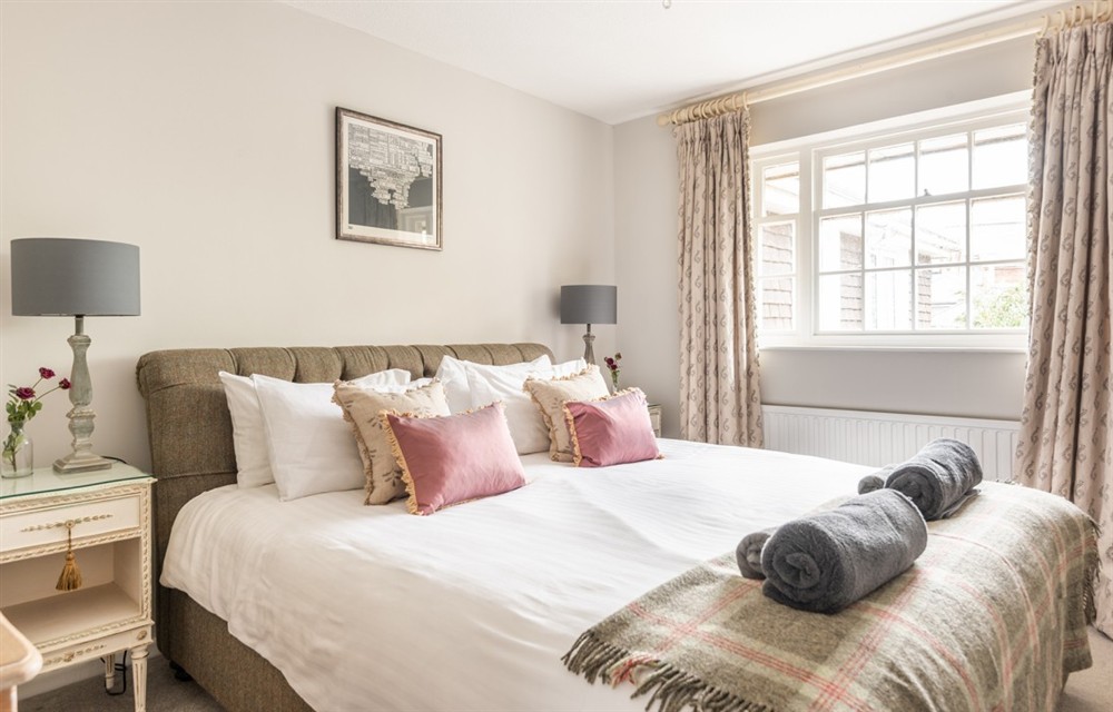 One of the 2 bedrooms at 8 Kings Cottages in Salcombe