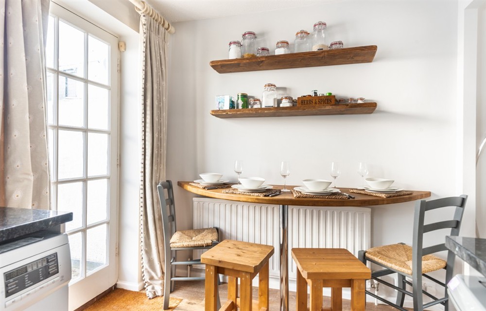 The dining room at 8 Kings Cottages in Salcombe