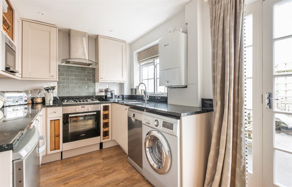 The kitchen at 8 Kings Cottages in Salcombe
