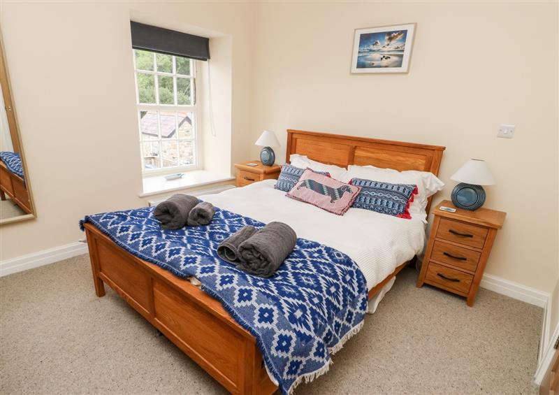 Bedroom (photo 2) at 8 Llwyn Onn, Llanfairpwllgwyngyll