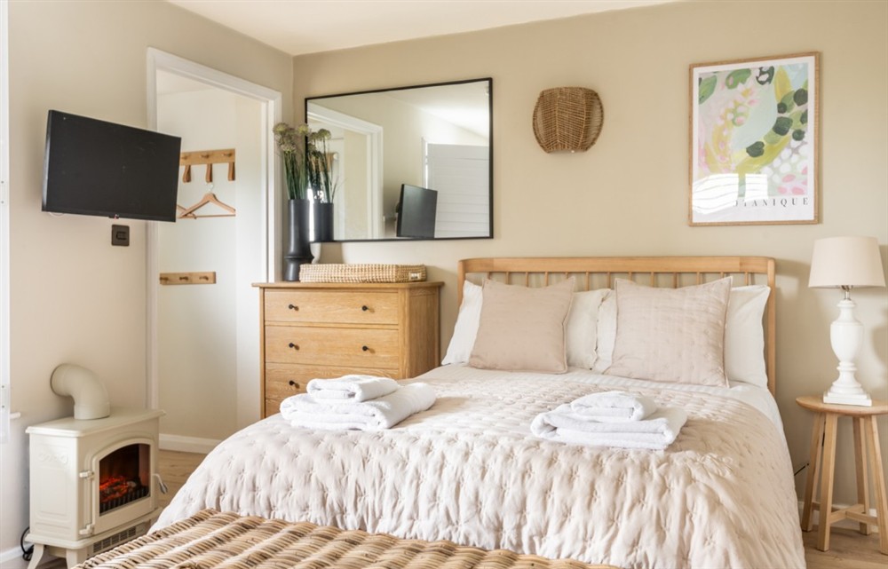 A bedroom in 8 Melbury at 8 Melbury in Salcombe