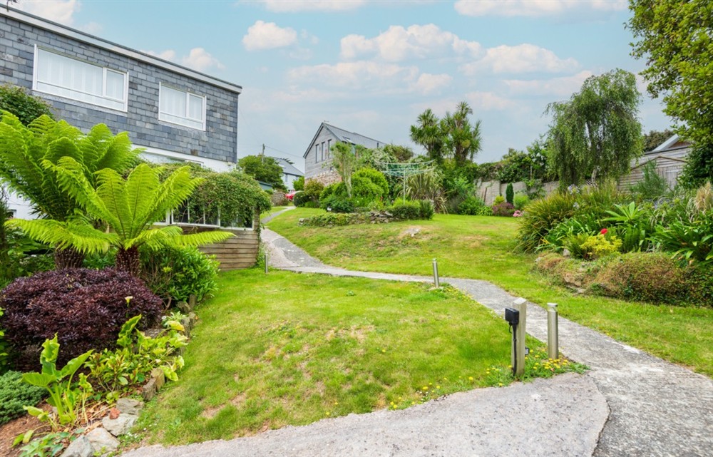 This is the garden (photo 2) at 8 Melbury in Salcombe