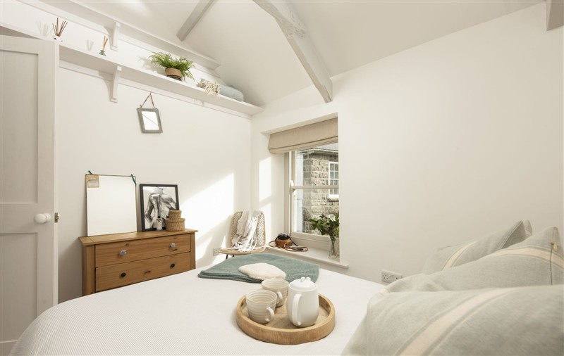 One of the bedrooms (photo 4) at 8 Millpool, Cornwall