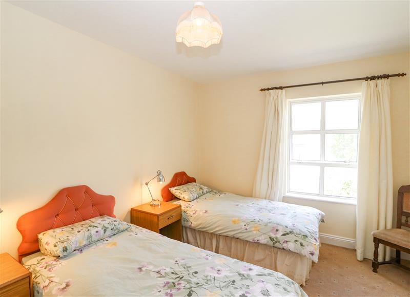 One of the 2 bedrooms at 8 Scrahan Place, Killarney