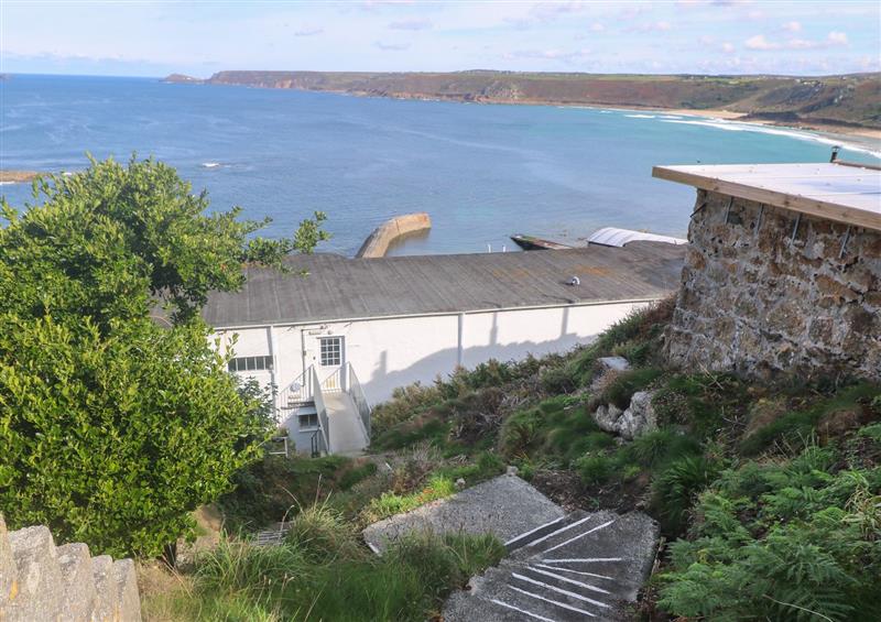 Outside 8 Sennen Heights
