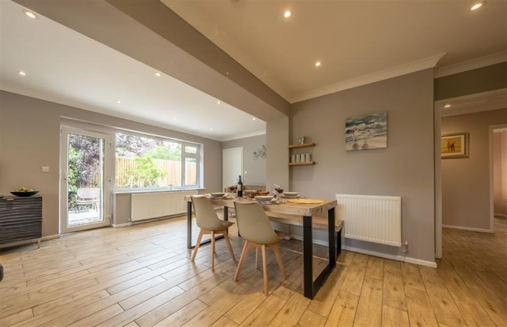 Open-plan kitchen/dining area (photo 2) at 8 Town Close, Holt