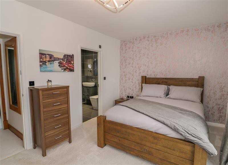 This is a bedroom at 85A Braybrooke Road, Desborough