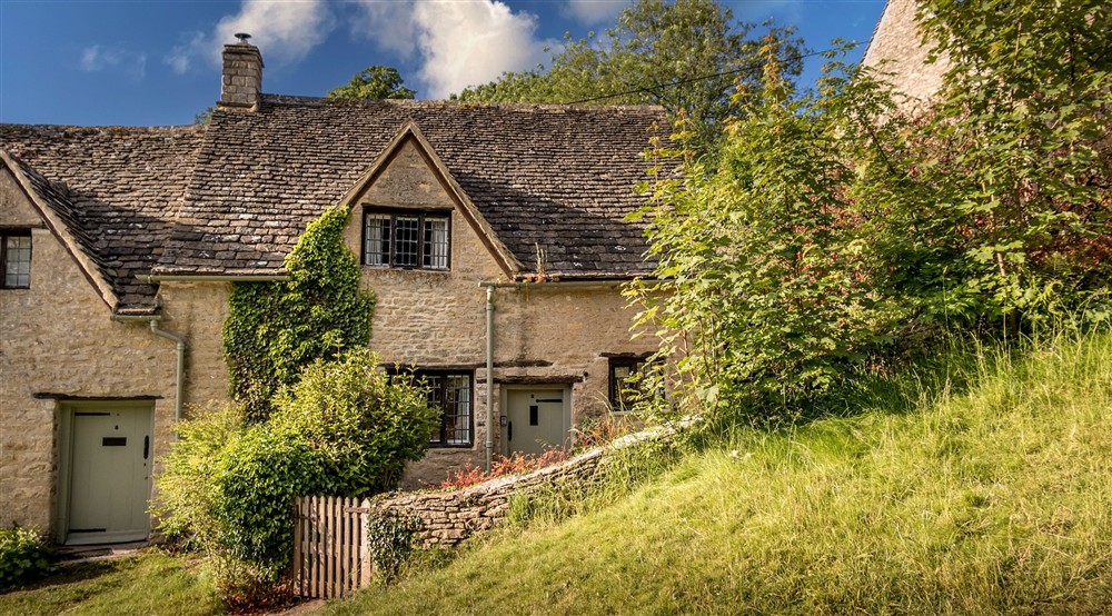 The front of 9 Arlington Row, (photo 2) at 9 Arlington Row in Cirencester, Gloucestershire