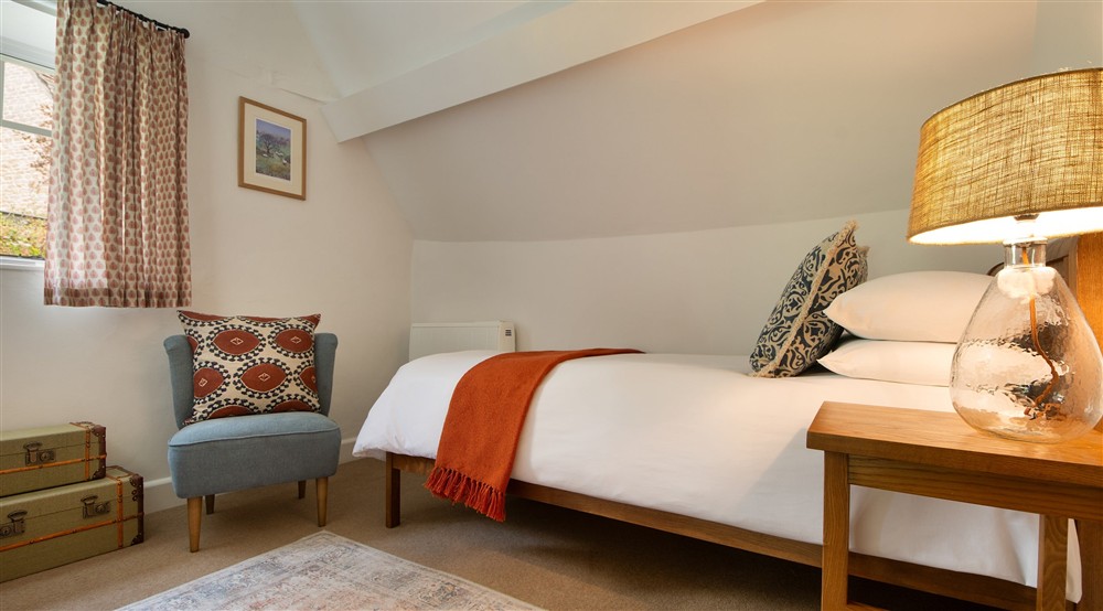 The single bedroom at 9 Arlington Row in Cirencester, Gloucestershire