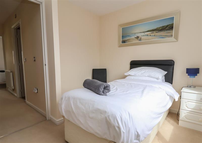 One of the 3 bedrooms (photo 2) at 9 Bluebell Lane, Newport