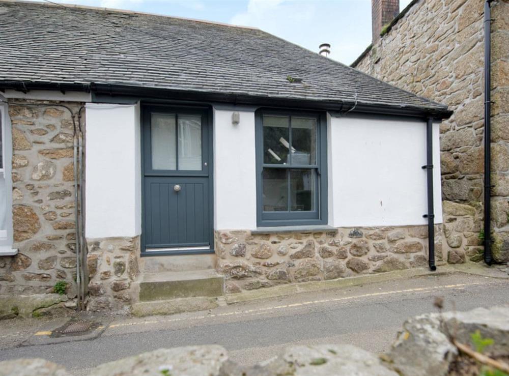 Delightful holiday home at 9 Chapel Street in Mousehole, near Penzance, Cornwall