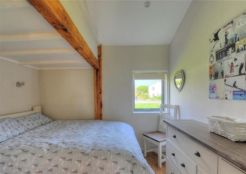 One of the 2 bedrooms at 9 Farnham House, Lyme Regis