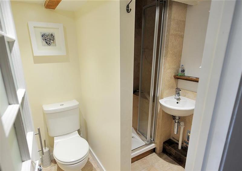 The bathroom at 9 Farnham House, Lyme Regis