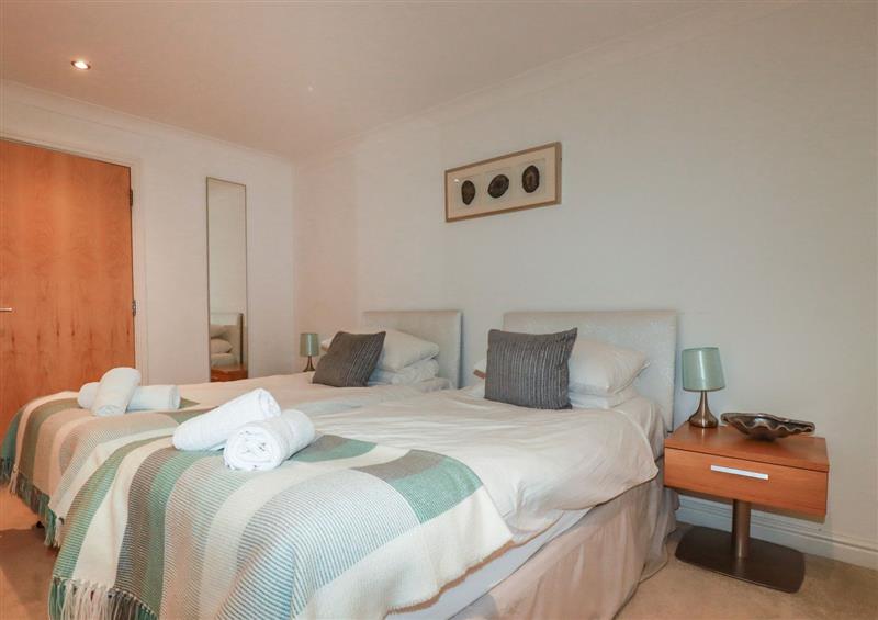 One of the 3 bedrooms (photo 2) at 9 Headland Point, Newquay