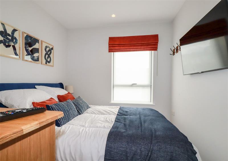 One of the 4 bedrooms (photo 3) at 9 Longshore, Porth near Newquay