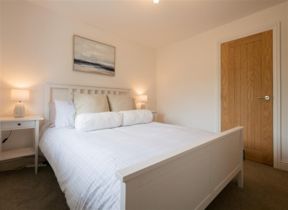 The second king-size room  at 9 Mount Pleasant in Kingsbridge