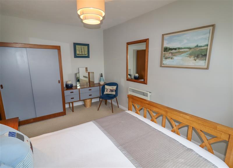 One of the 2 bedrooms at 9 Oakley Wharf, Porthmadog