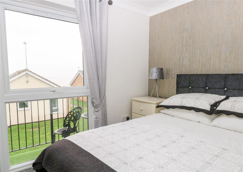 A bedroom in 91 Waterside Park (photo 2) at 91 Waterside Park, Lowestoft