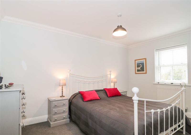One of the 3 bedrooms (photo 2) at 9A Wick Lane, Christchurch
