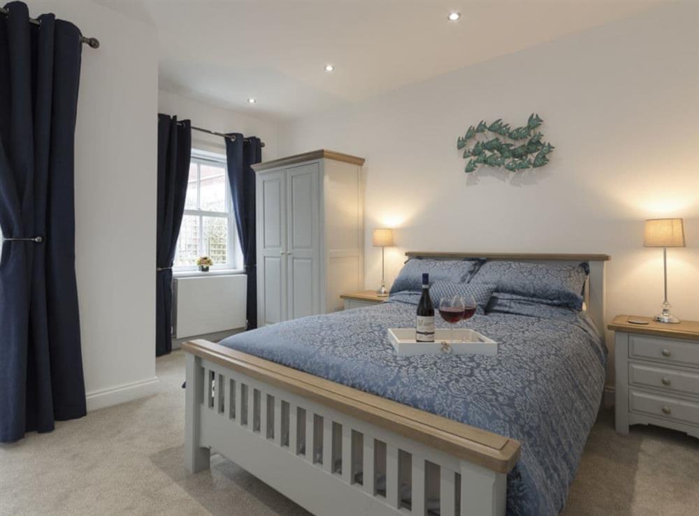 Double bedroom with en-suite at A Stones Throw in Whitby, North Yorkshire