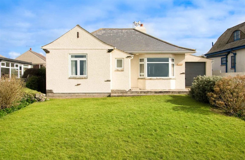 Exterior at Aalsmeer in Widemouth Bay, Cornwall