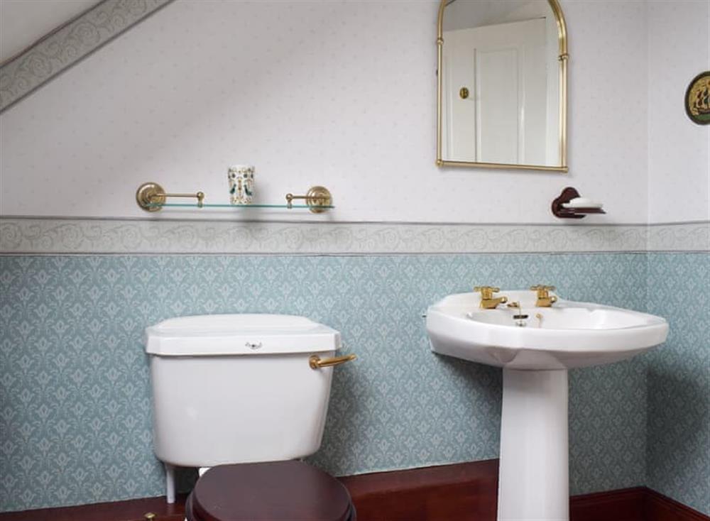 Family bathroom (photo 2) at Abbie House in St Monans, Fife