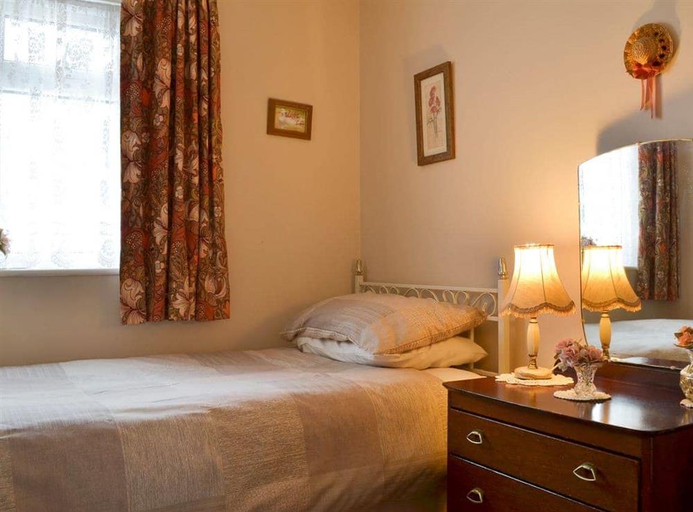 Single bedroom at Abbotts Ball Farm Cottage in Potterne, near Devizes, Wiltshire