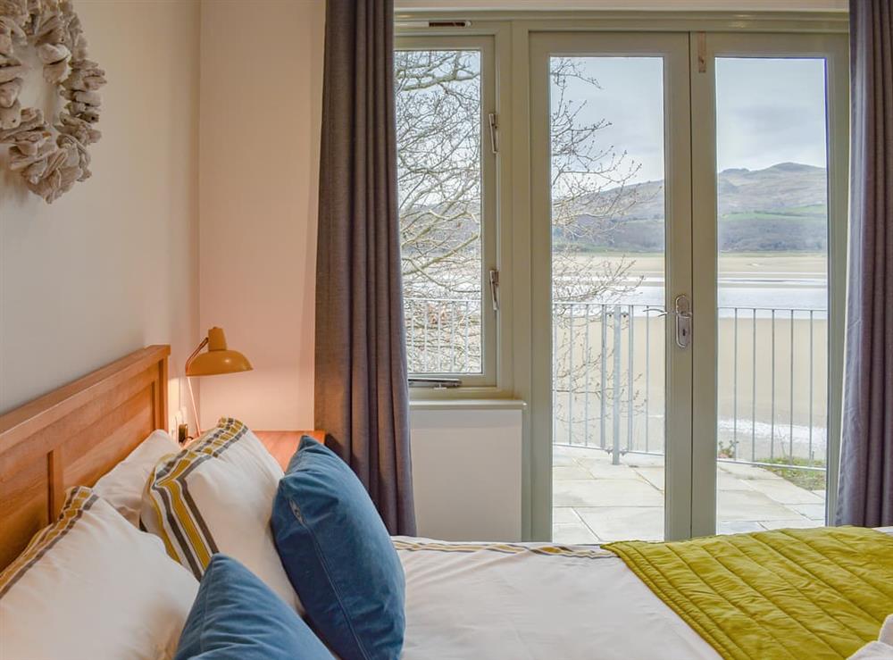 Double bedroom (photo 2) at Abergafren Lodge in Penrhyndaedraeth, Gwynedd