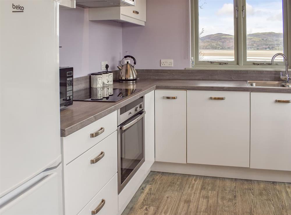 Kitchen area at Abergafren Lodge in Penrhyndaedraeth, Gwynedd
