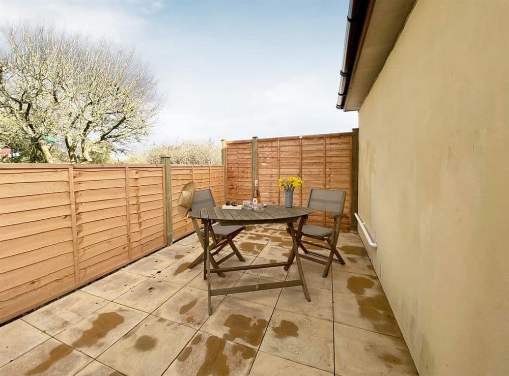 Sitting-out-area at Abingdon Cottage in Brokerswood, Wiltshire